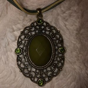 PENDANT NECKLACE